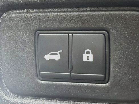 Used 2022 Nissan Pathfinder SL FWD image 30