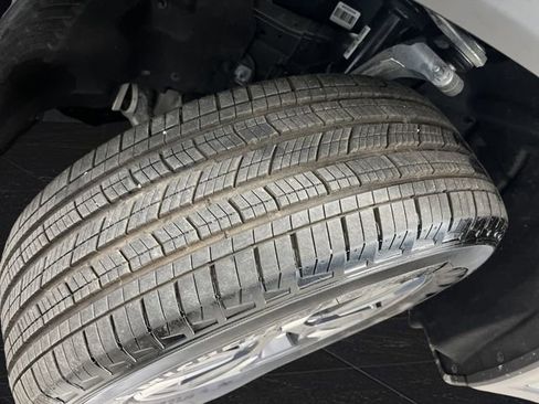 Used 2024 Jeep Grand Cherokee Limited 4xe w/ Luxury Tech Group II image 40