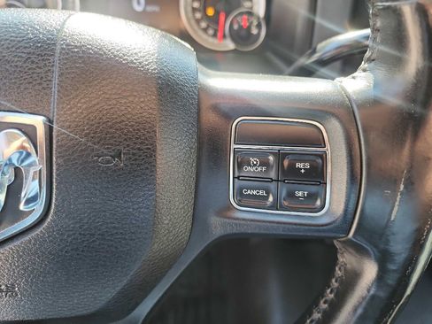 Used 2018 RAM 2500 SLT w/ Luxury Group image 21