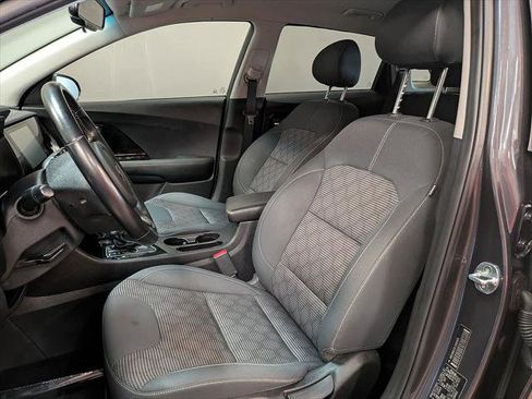 Used 2020 Kia Niro LXS FWD image 9
