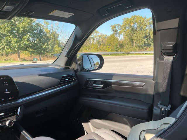 Used 2025 Chevrolet Tahoe RST w/ Comfort Package AWD/4WD image 29