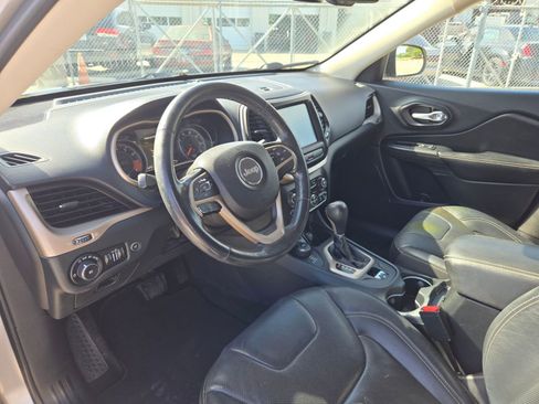 Used 2015 Jeep Cherokee Limited w/ Luxury Group AWD/4WD image 12