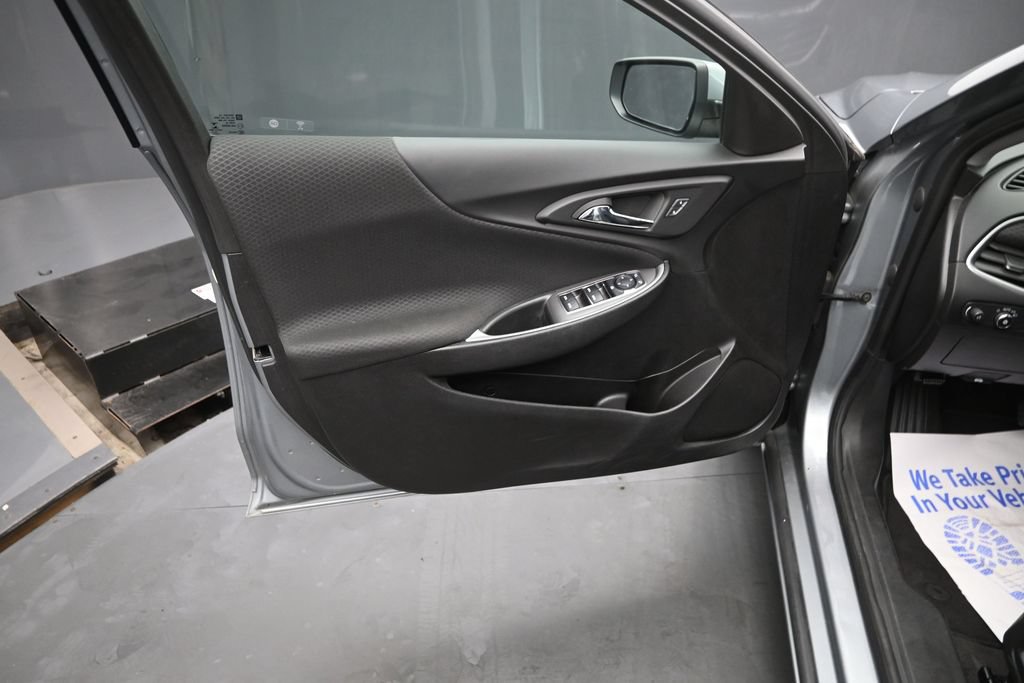 Used 2025 Chevrolet Malibu LT FWD image 23