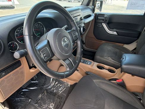 Used 2018 Jeep Wrangler Rubicon w/ Power Convenience Group AWD/4WD image 10