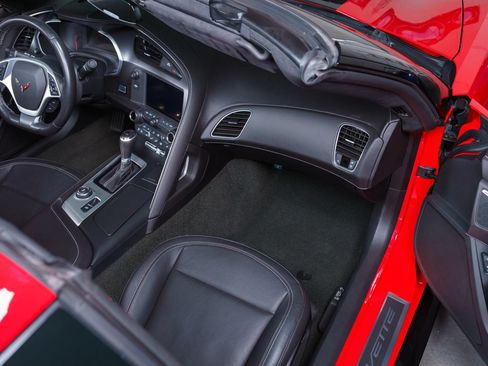 Used 2017 Chevrolet Corvette Grand Sport RWD image 18