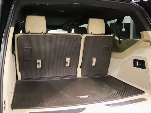 Used 2022 Cadillac Escalade ESV Premium Luxury image 10