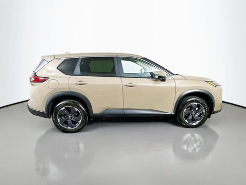 Used 2025 Nissan Rogue SV AWD/4WD image 7