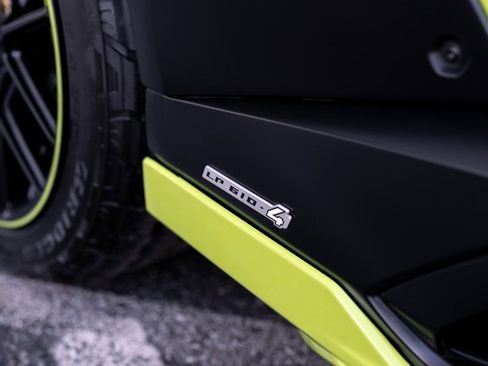 Used 2024 Lamborghini Huracan Sterrato image 12