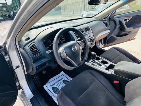 Used 2013 Nissan Altima 2.5 S FWD image 12
