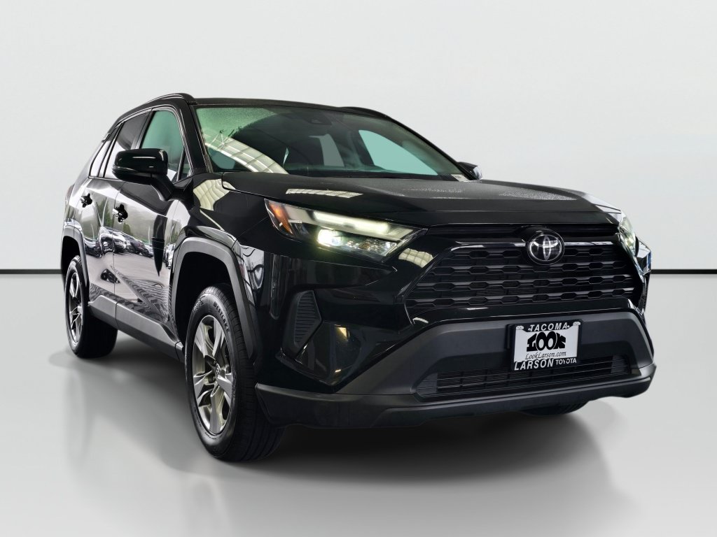 Used 2025 Toyota RAV4 XLE AWD/4WD image 7