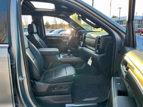Used 2024 Chevrolet Silverado 1500 High Country w/ High Country Premium Package AWD/4WD image 27