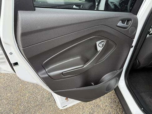 Used 2016 Ford Escape SE w/ Equipment Group 201A image 14