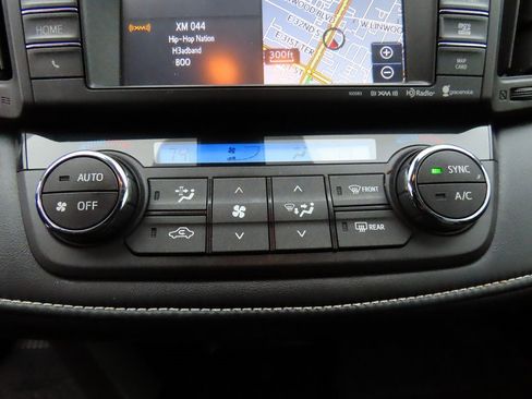 Used 2016 Toyota RAV4 Limited image 27