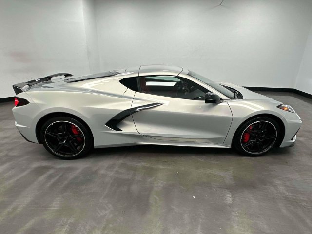 Used 2024 Chevrolet Corvette Stingray Preferred Cpe w/ Z51 Performance Package RWD image 7