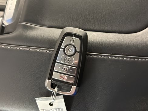 Certified 2025 Ford Expedition Platinum w/ Driver's Package AWD/4WD image 23