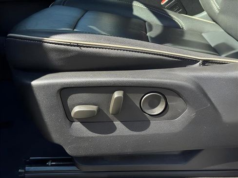 Certified 2024 Chevrolet Suburban Premier image 21