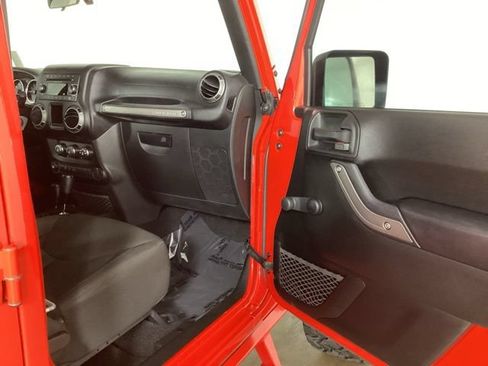 Used 2018 Jeep Wrangler Unlimited Sport AWD/4WD image 22