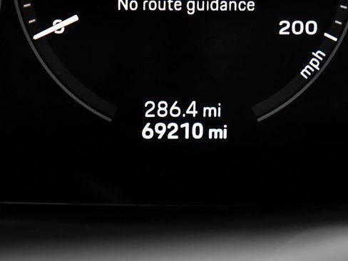 Used 2020 Porsche 911 Carrera RWD image 17