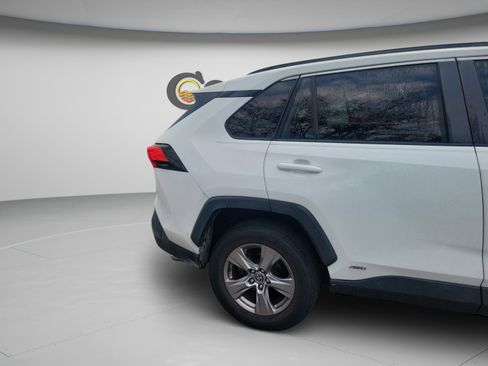 Used 2022 Toyota RAV4 XLE image 11