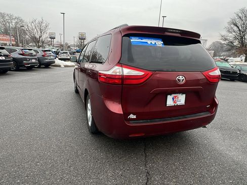 Used 2016 Toyota Sienna LE image 6