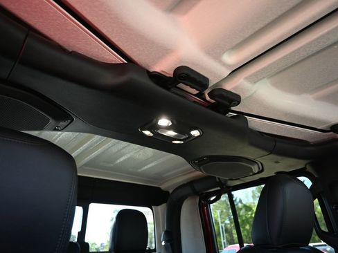 Used 2021 Jeep Gladiator Sport image 25