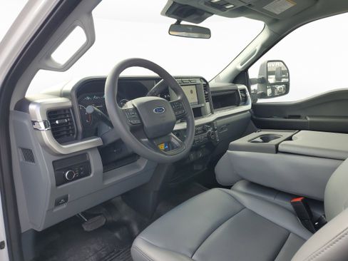 New 2024 Ford F550 4x4 Regular Cab Super Duty image 11