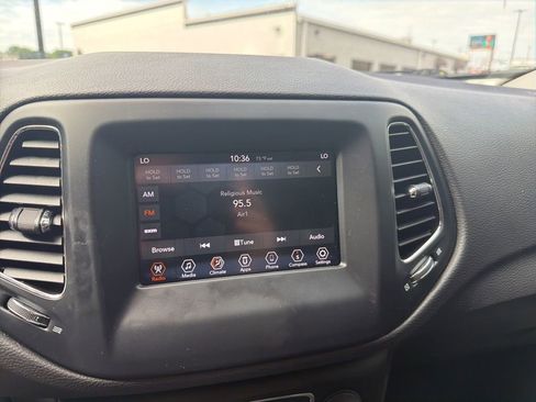 Used 2021 Jeep Compass Latitude FWD image 14