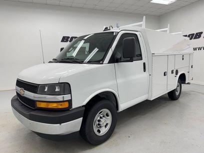 New 2025 Chevrolet Express 3500 w/ Power Convenience Package