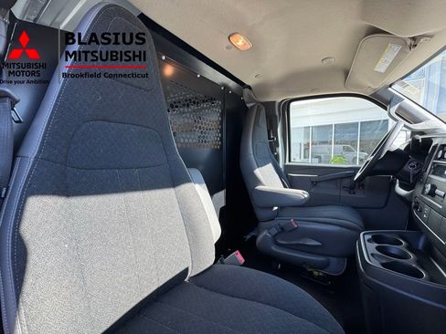 Used 2023 GMC Savana 2500 w/ Driver Convenience Package image 13