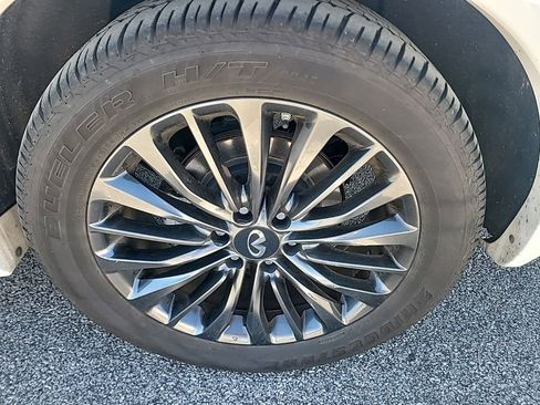 Used 2023 INFINITI QX80 Premium Select w/ All-Season Package image 6