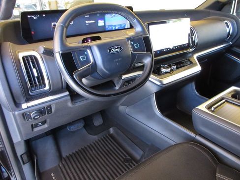 Used 2025 Ford Expedition Platinum w/ Stealth Performance Package AWD/4WD image 14