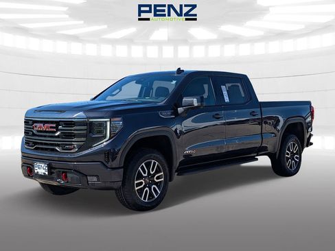Used 2022 GMC Sierra 1500 AT4 w/ AT4 Preferred Package AWD/4WD image 3