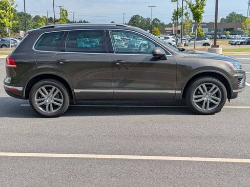 Used 2015 Volkswagen Touareg TDI AWD/4WD image 3