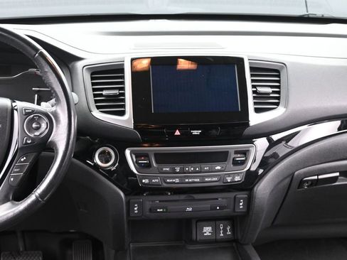 Used 2017 Honda Pilot Touring image 27