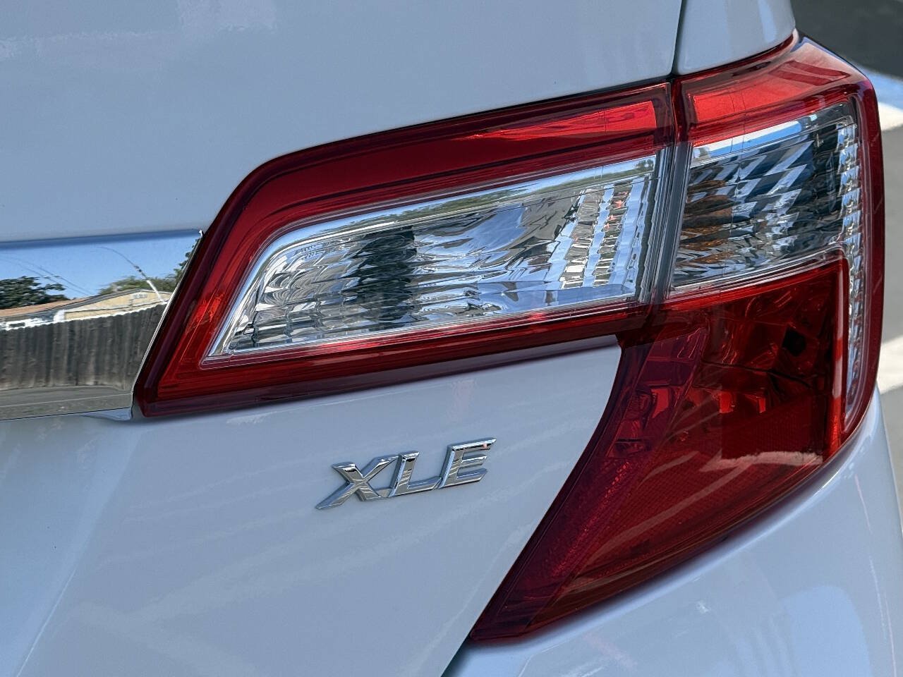 Used 2012 Toyota Camry XLE FWD image 26