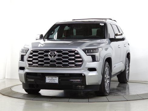 Used 2025 Toyota Sequoia Limited image 4