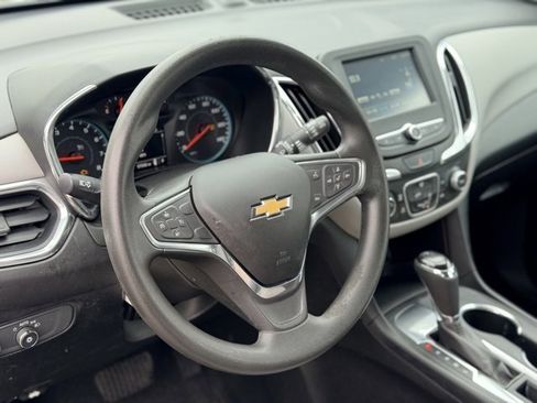 Used 2018 Chevrolet Equinox LS image 7