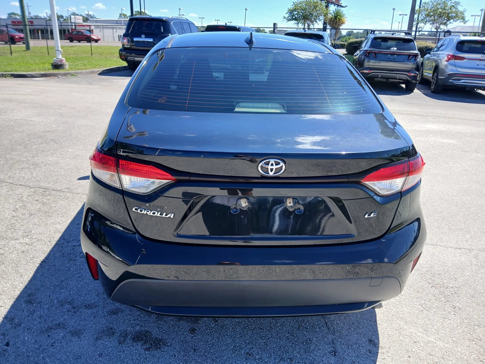 Used 2020 Toyota Corolla LE FWD image 4