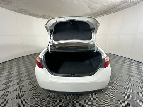 Used 2017 Toyota Corolla LE FWD image 30