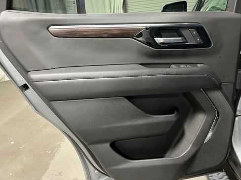 Used 2025 Chevrolet Tahoe Z71 image 22