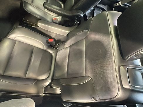 Used 2019 GMC Acadia SLT AWD/4WD image 16