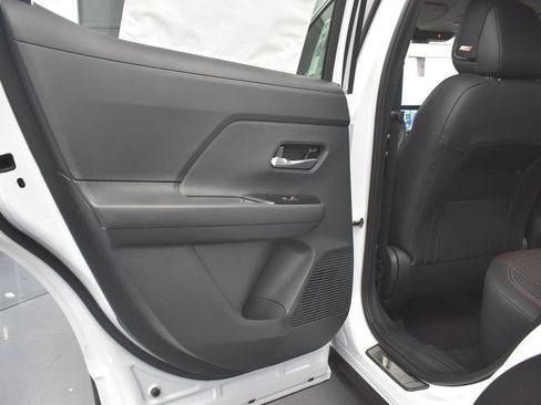 New 2026 Nissan Kicks SR w/ SR Premium Package FWD image 16