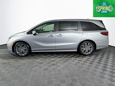 New 2026 Honda Odyssey Touring image 3