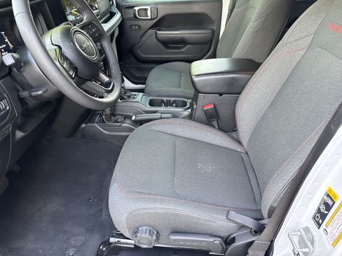 Used 2026 Jeep Gladiator Rubicon AWD/4WD image 9