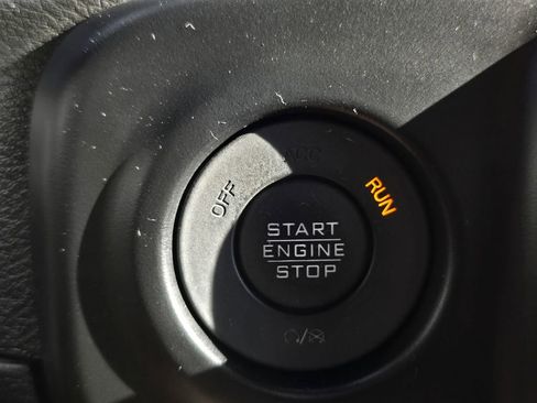 Used 2023 Jeep Gladiator Sport image 30