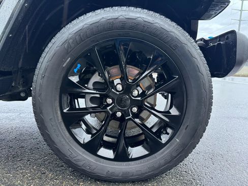 Used 2022 Jeep Wrangler Unlimited Sahara w/ Cold Weather Group image 20