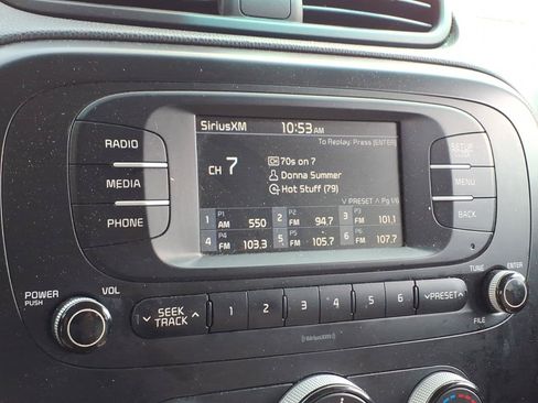 Used 2017 Kia Soul FWD image 11