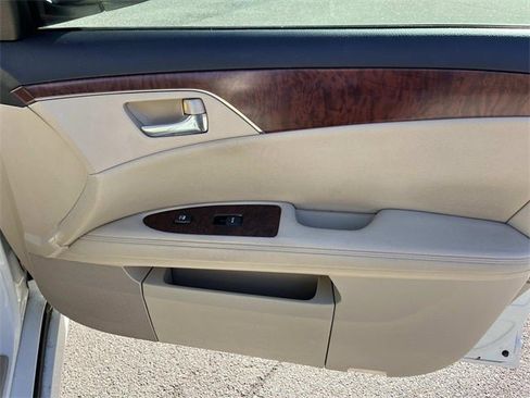Used 2011 Toyota Avalon Limited image 21