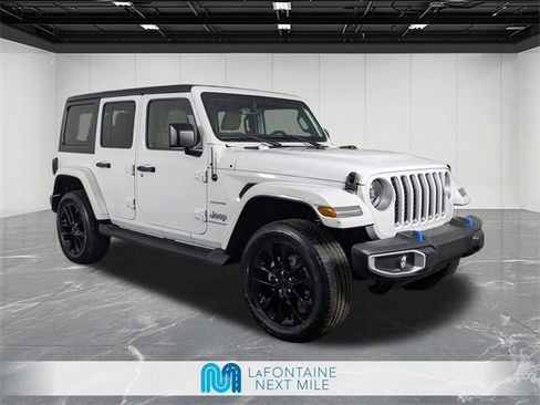 Used 2023 Jeep Wrangler Unlimited Sahara w/ Cold Weather Group image 7
