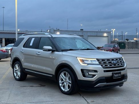 Used 2017 Ford Explorer Limited image 4